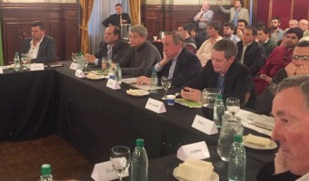 GUSTAVO BARRERA PARTICIP� EN LA REUNI�N DE INTENDENTES